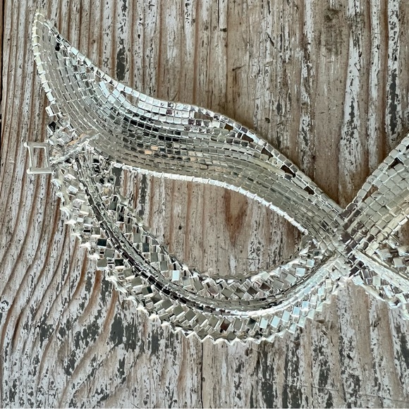 ARRIBAS BROTHERS DISNEY DISNEYLAND AUSTRIAN CRYSTAL MASQUERADE MASK - Picture 8 of 9